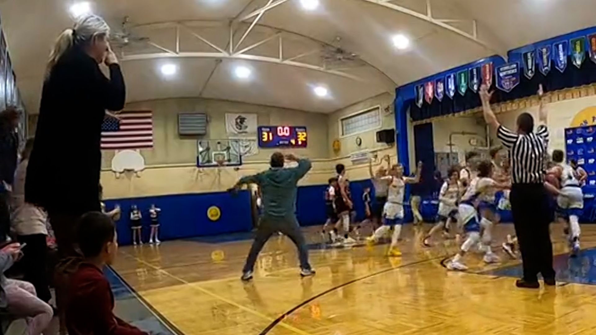 I was in complete shock': Illinois eighth grader makes wild game-winning  basketball shot