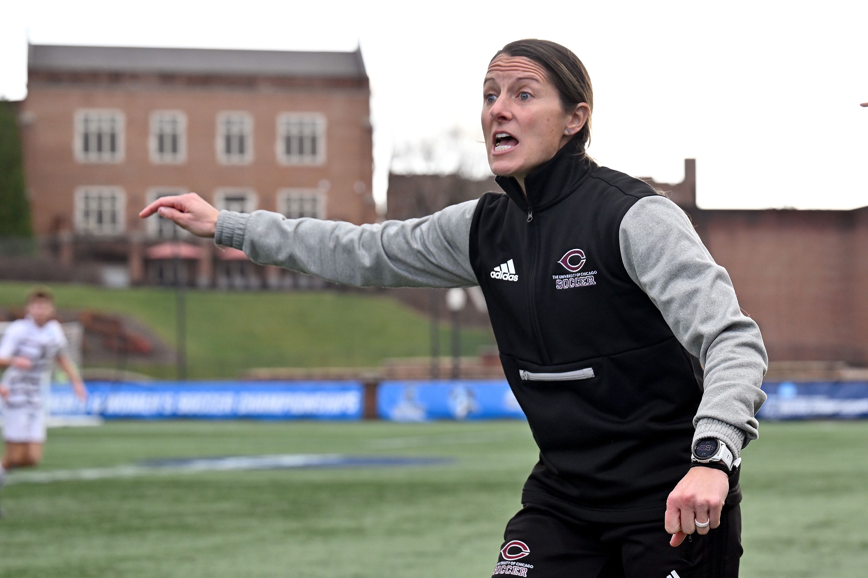 University of Chicago's Julianne Sitch becomes first woman coach to lead  NCAA men's soccer team to championship | CNN