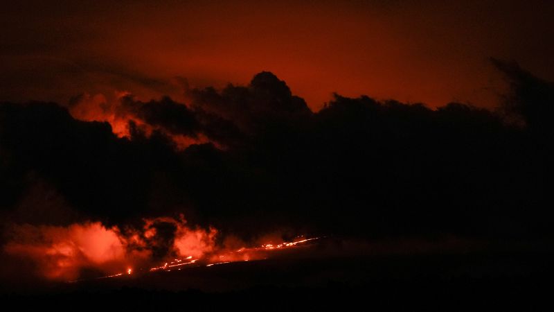 Mauna Loa lava flow creeps closer to Hawaii highway that connects 2 ...