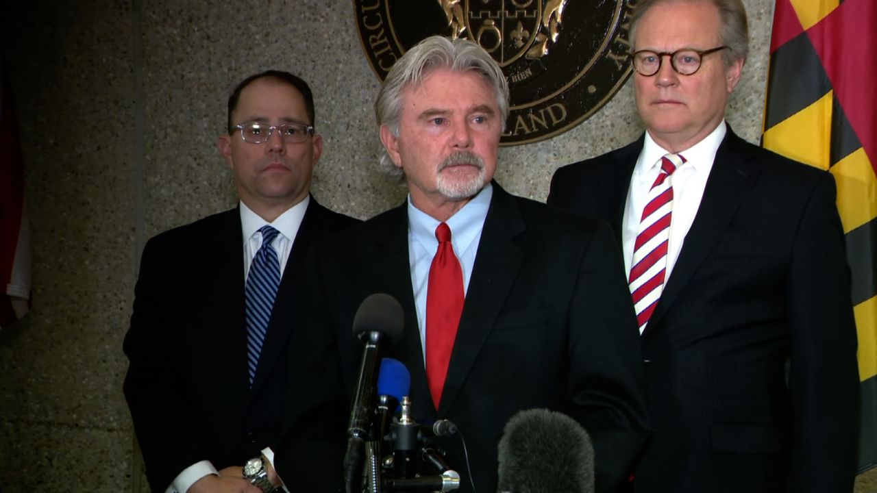 Eduardo Valdivia FBI special agent found not guilty of attempted