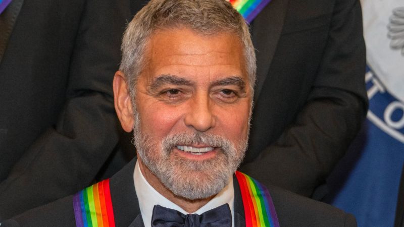 George Clooney tiene una estrategia sencilla para no meterse en problemas como figura pública