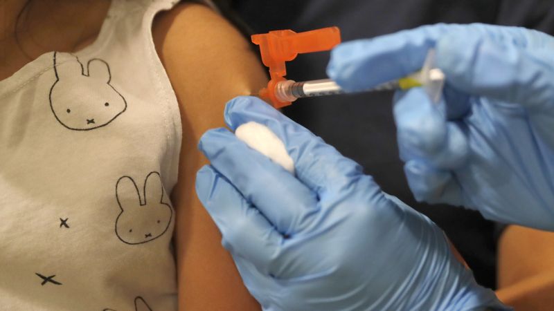 Pfizer/BioNTech seek FDA authorization of updated Covid-19 vaccine for children under 5 | CNN
