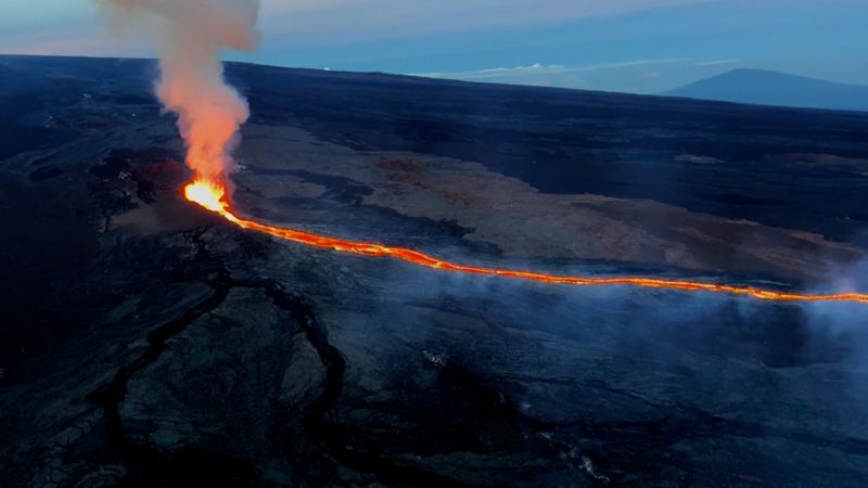 Video: CNN gets rare access to Mauna Loa volcano | CNN