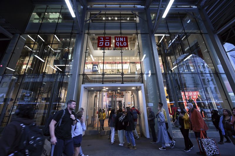Uniqlo places clothing vending machines in US airports malls