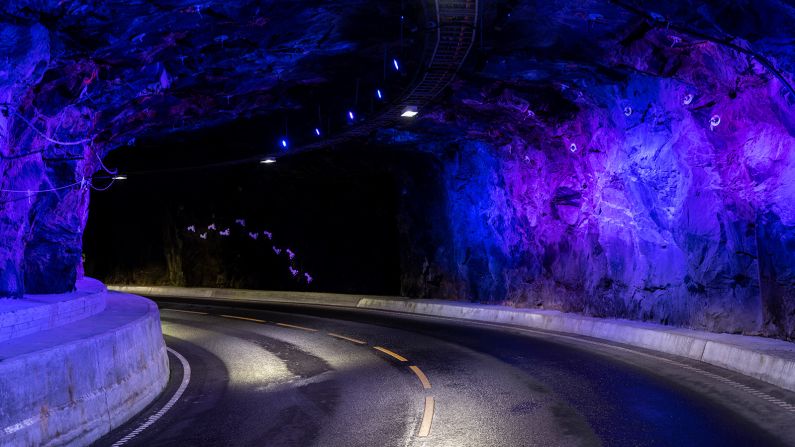 <strong>Drammen Spiral Tunnel, Norway: </strong>This road tunnel rises through the Norwegian mountains via six helix loops.