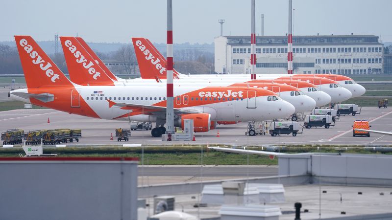 Let EasyJet do Spojeného království je odkloněn poté, co byla na palubě nahlášena „možná“ bomba