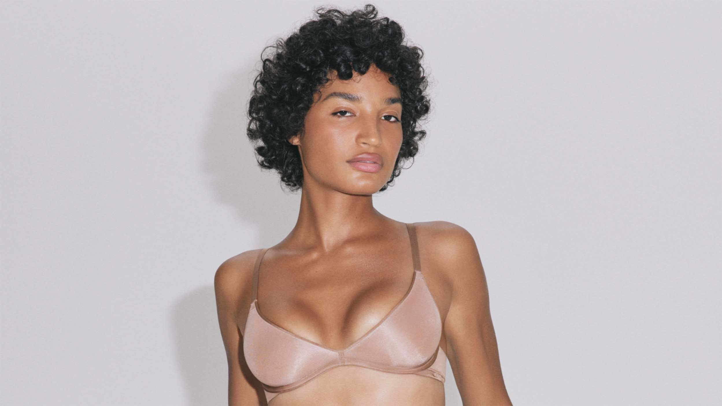 SKIMS - Naked plunge long line bra on Designer Wardrobe