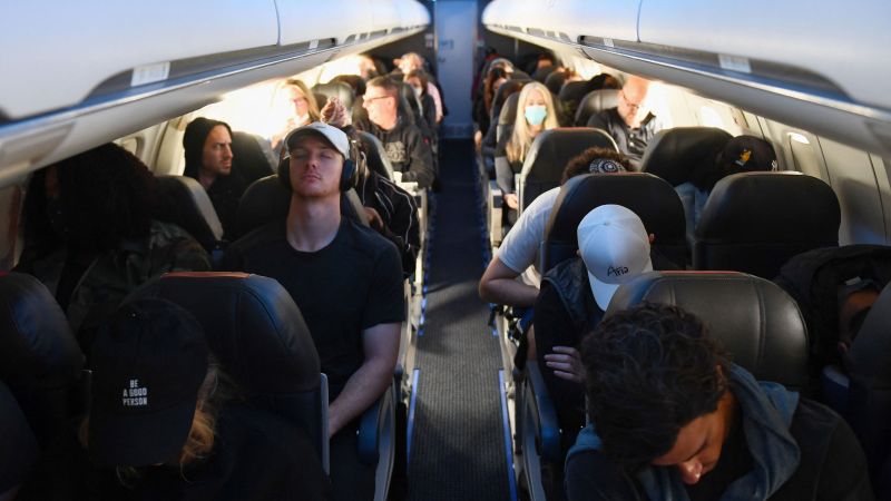 Airlines will be making money again in 2023 as travel recovers | CNN Business