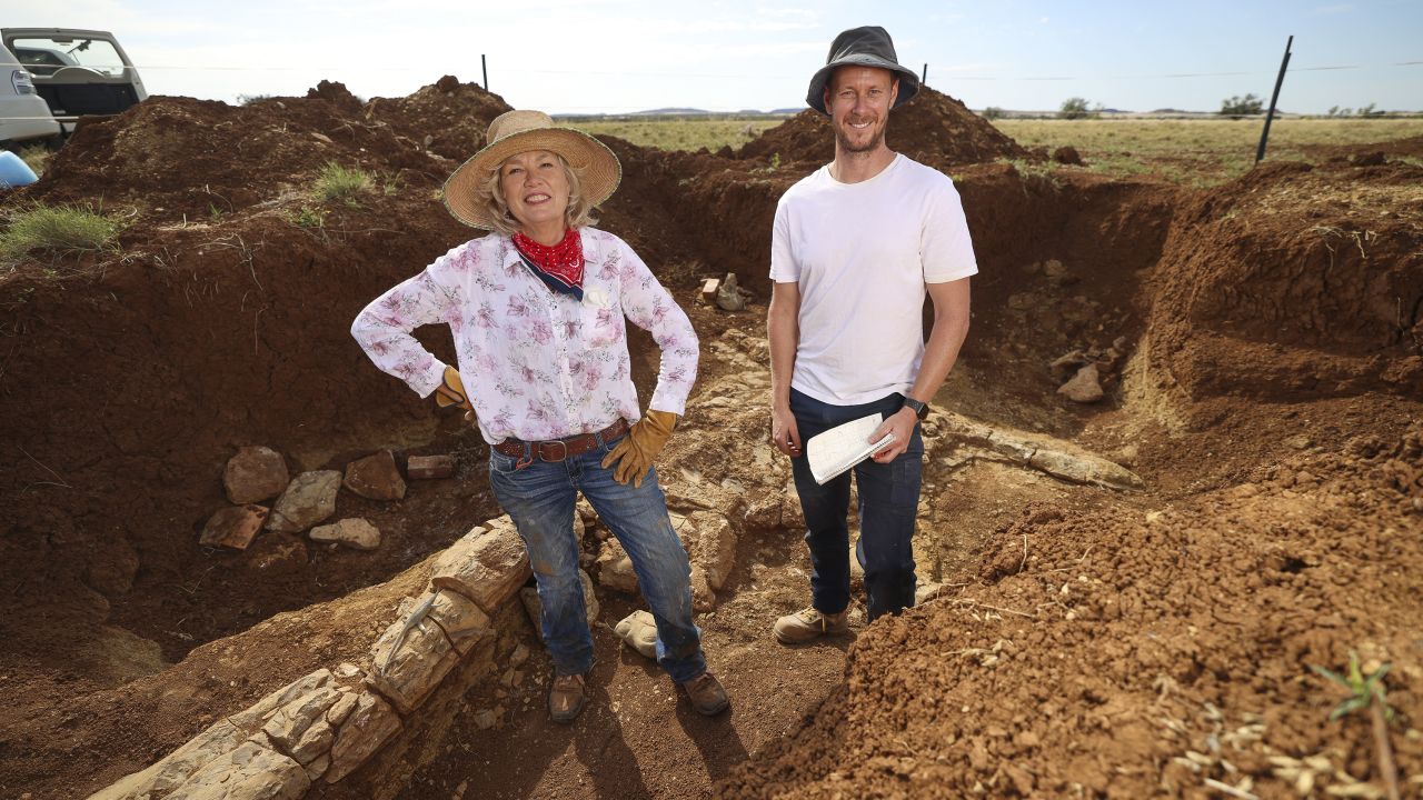 Amateur fossil hunter Cassandra Prince with Espen Knutsen from the Queensland Museum.
