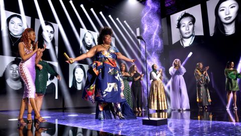 Lizzo’s mother offered her the Individuals’s Selection Award