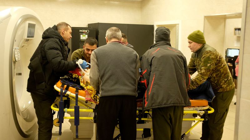 Inside a Kramatorsk hospital saving the lives of Ukraine’s war wounded | CNN