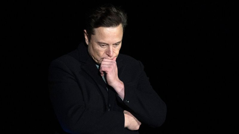 Elon Musk booed off stage at a Dave Chappelle show – CNN