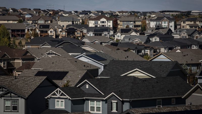 NextImg:Mortgage rates drop for fifth week in a row | CNN Business