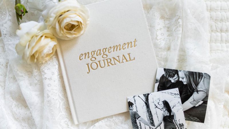 21 Engagement Gift Groom Ideas to Surprise him on his DDay of 2021