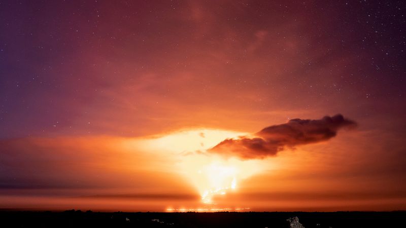 Hawaii's Mauna Loa volcano eruption may end soon after producing dazzling lava displays | CNN