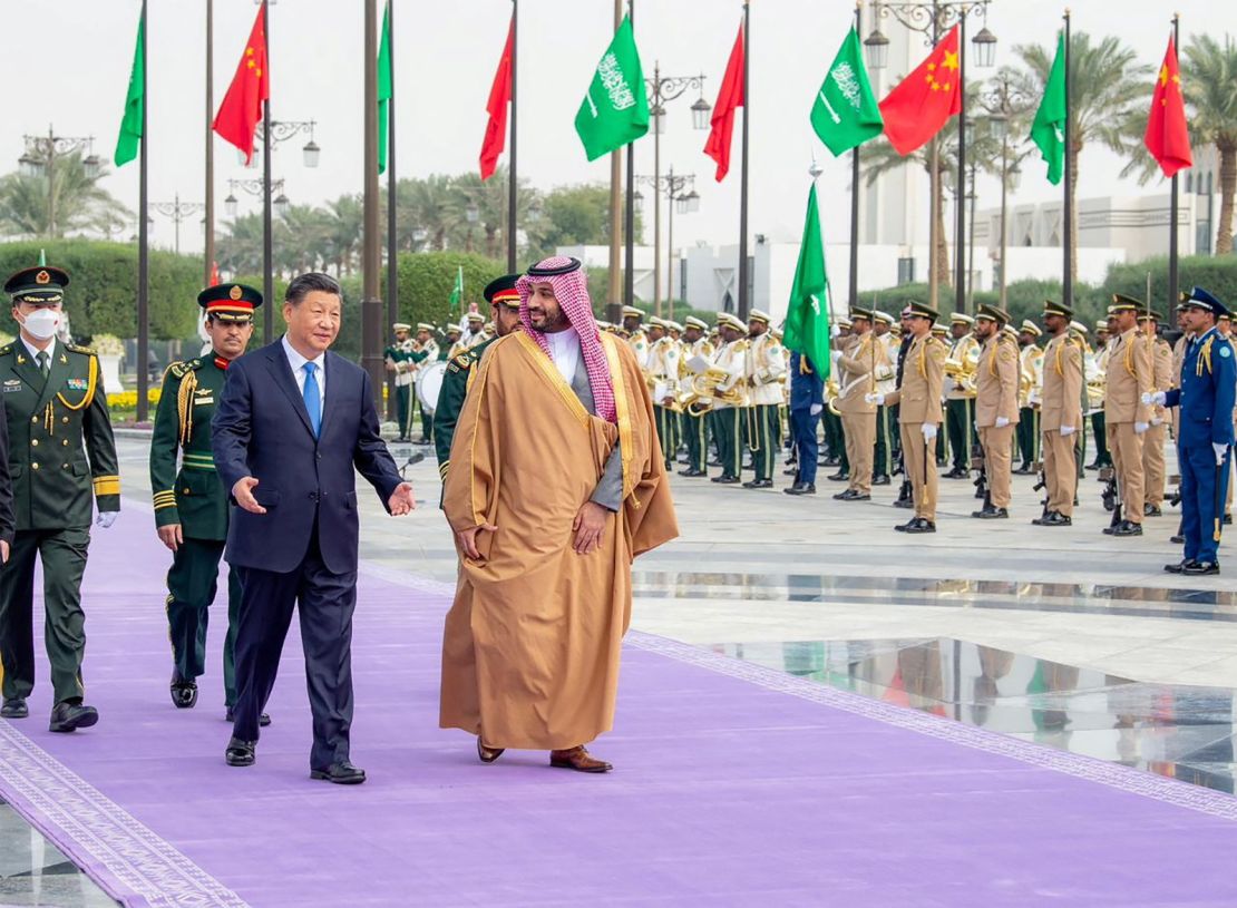 Bin Salman welcomes the Chinese leader to Riyadh.