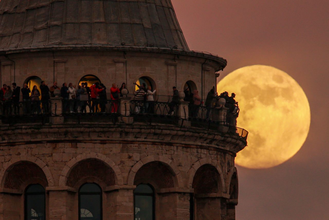 The <a href="https://www.cnn.com/2022/12/07/world/december-cold-moon-full-mars-eclipse-scn/index.html" target="_blank">last full moon of the year</a> rises behind the Galata Tower in Istanbul on Wednesday, December 7. <a href="http://www.cnn.com/2022/11/24/world/gallery/photos-this-week-november-17-november-24/index.html" target="_blank">See last week in 34 photos</a>.