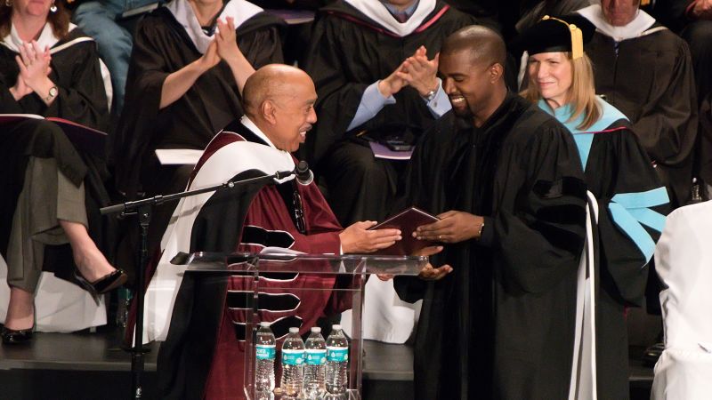 Kanye West gives graduation speech after receiving honorary doctoral degree  in Chicago (HEAR IT) – New York Daily News