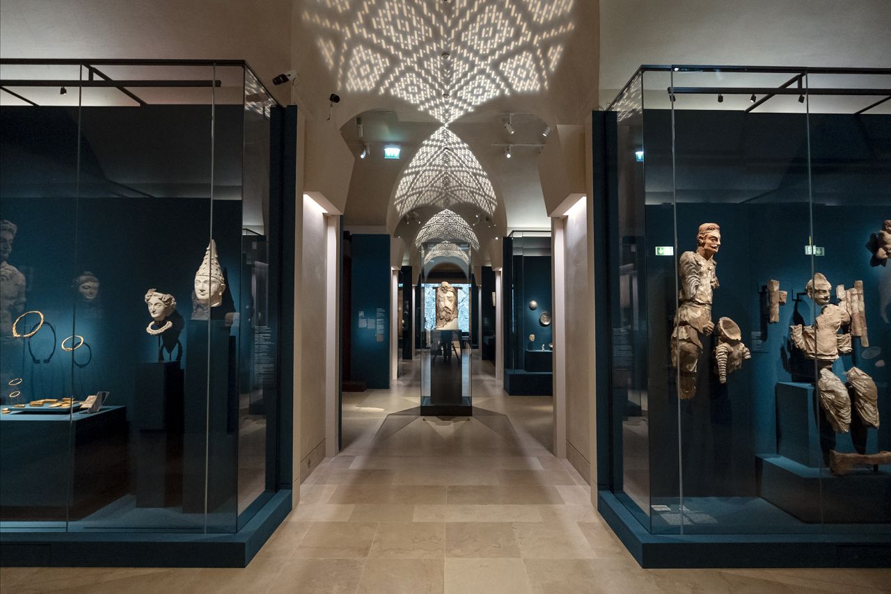 Covering over 16 centuries of history, the exhibition aims to shed light on the country as an "intellectual, cultural and artistic center."