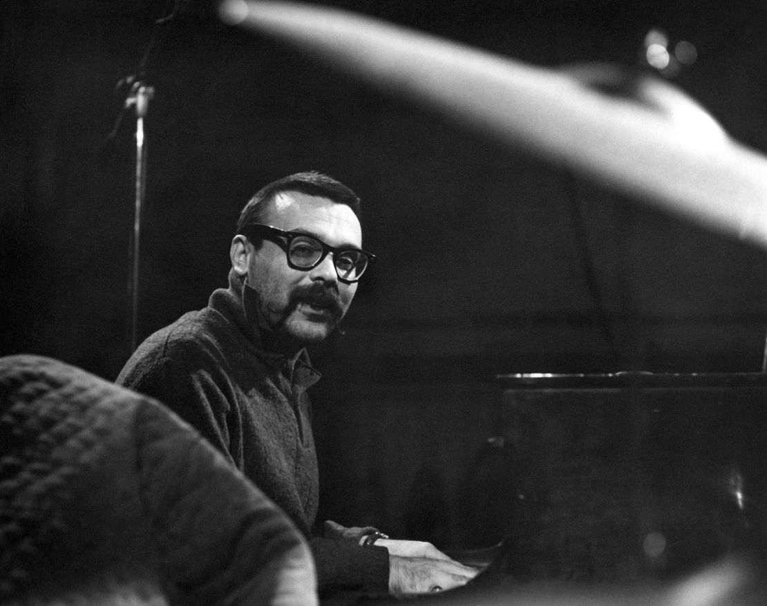 Jazz composer Vince Guaraldi plays piano circa 1962.
