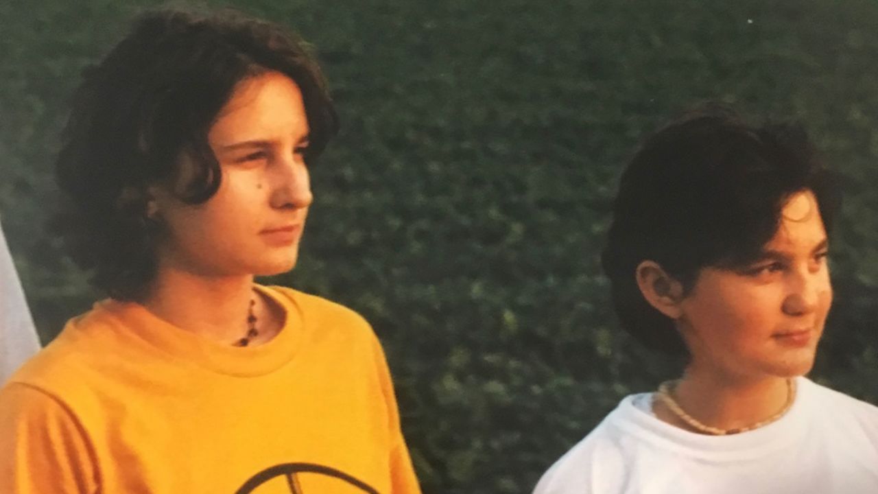 Vanja, left, and her sister Ayda shortly after they came to the US in 1999. 