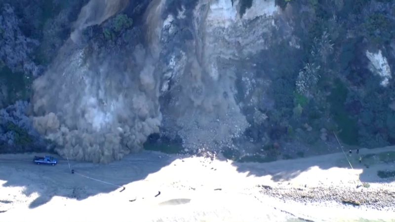 Concerns of ‘more landslides’ in Southern California after portion of cliff collapses onto beach | CNN