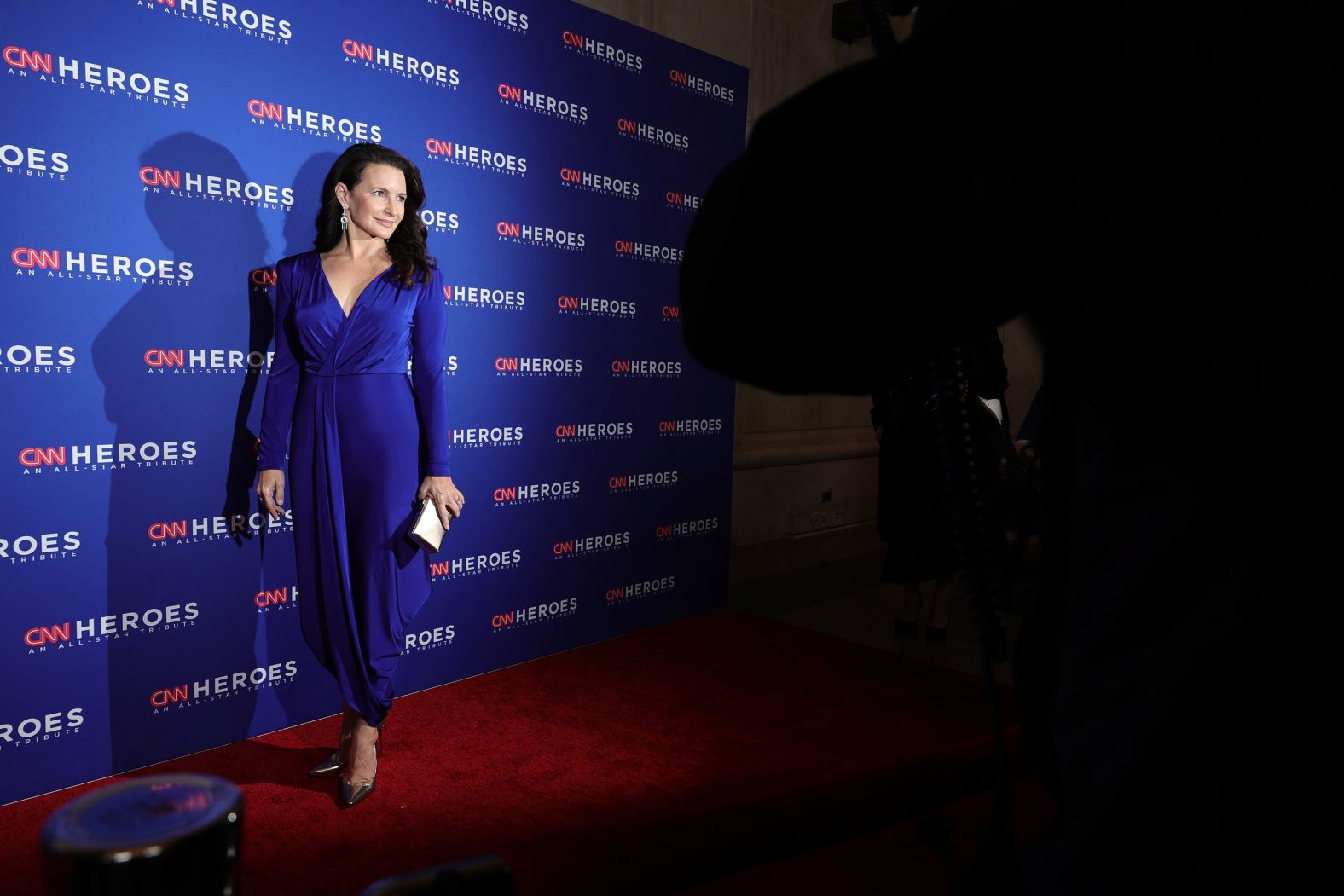 Kristin Davis poses on the event's red carpet.