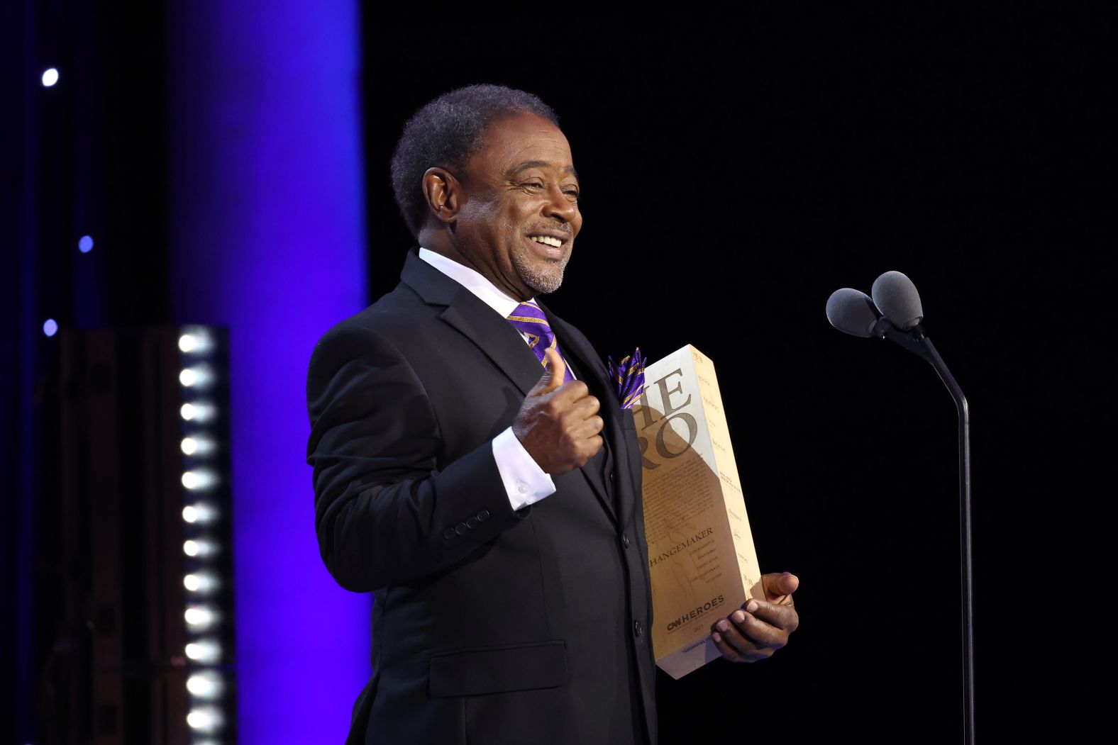 CNN Hero Bobby Wilson accepts his award on stage.