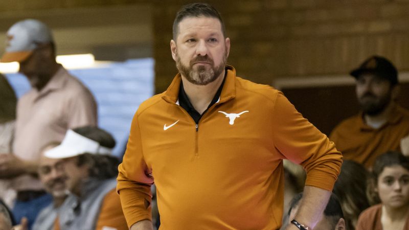 University of Texas men’s basketball head coach arrested and charged with felony assault – CNN