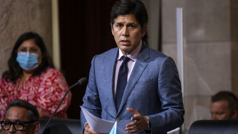Councilman Kevin de León speaks at City Hall on August 30, 2022 in Los Angeles.