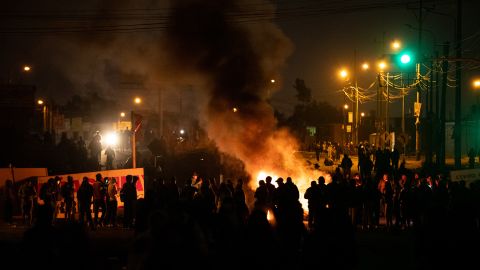 月曜日、ペルー南部アレキパでの抗議行動。