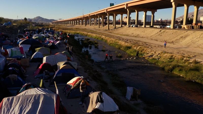 Video: El Paso experiences ‘major surge’ in border crossings | CNN Politics