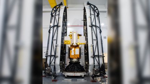 Le satellite de suivi de l'eau a été emballé et préparé pour la fusée le 8 décembre.