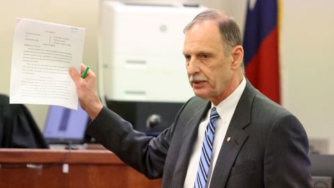 Defense attorney Bob Gill gives his closing argument.