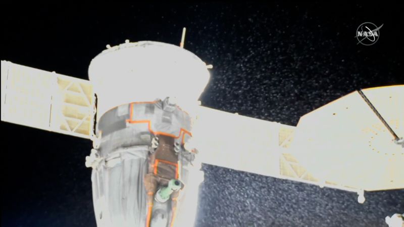La nave espacial Soyuz acoplada a la ISS provoca una fuga de refrigerante
