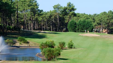 Golfers on the green at La Jenny.