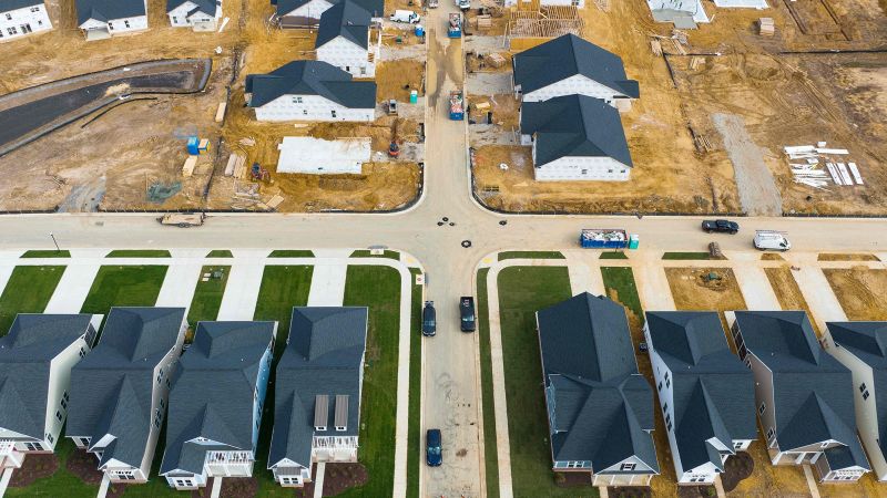 Housing slump likely to continue but some see hopeful signs ahead | CNN Business