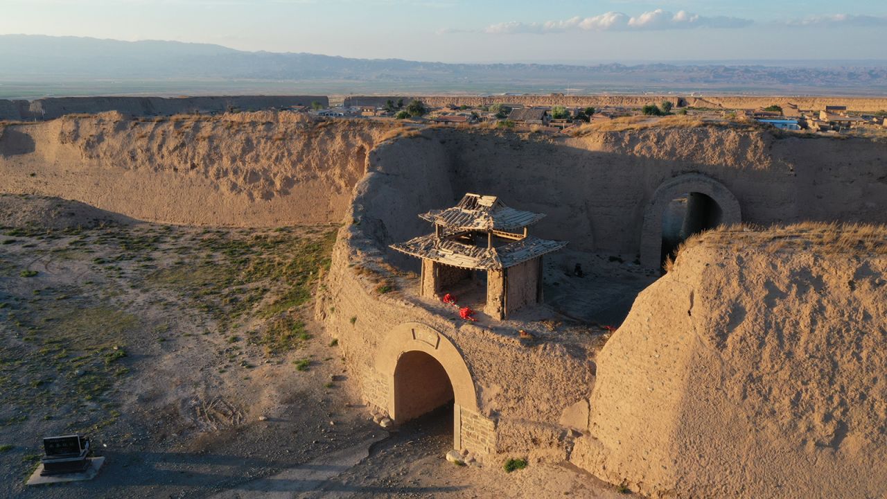 永台亀城は甘粛省中北部にあります。 