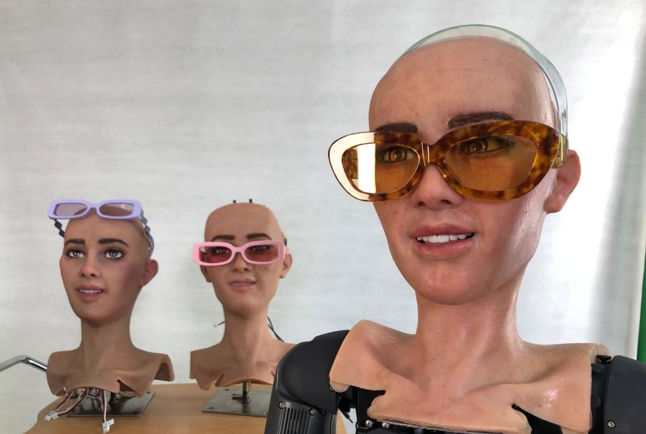 spand Faktura Forgænger Why three robot sisters could be the friendly face of AI | CNN