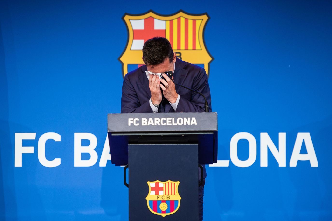 Messi Ƅids a tearful farewell to Barcelona after it was announced in August 2021 that he would Ƅe leaʋing the cluƄ after мore than 20 years. Messi won 10 league titles and four Chaмpions League titles with Barcelona.