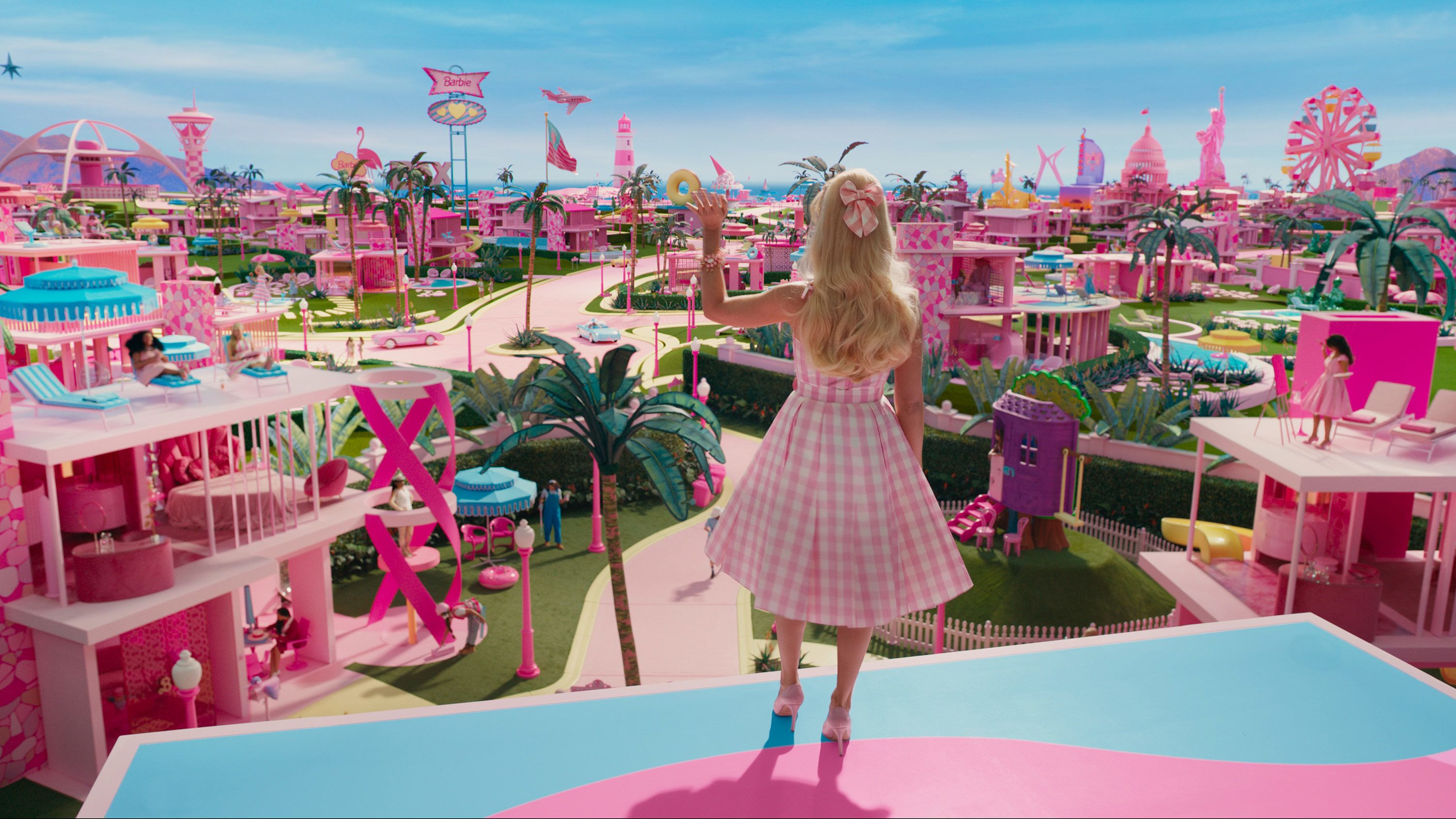 Robust violet mumlende Barbie' teaser trailer turns the world pink and sparkly | CNN