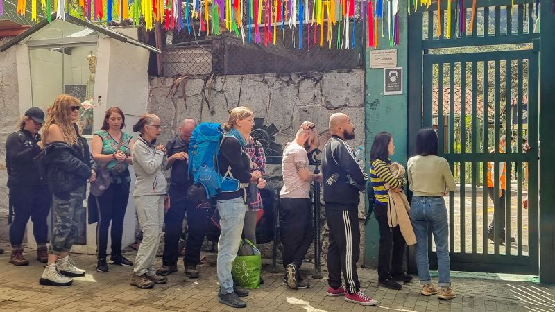페루 시위로 마추픽추에 발이 묶인 관광객