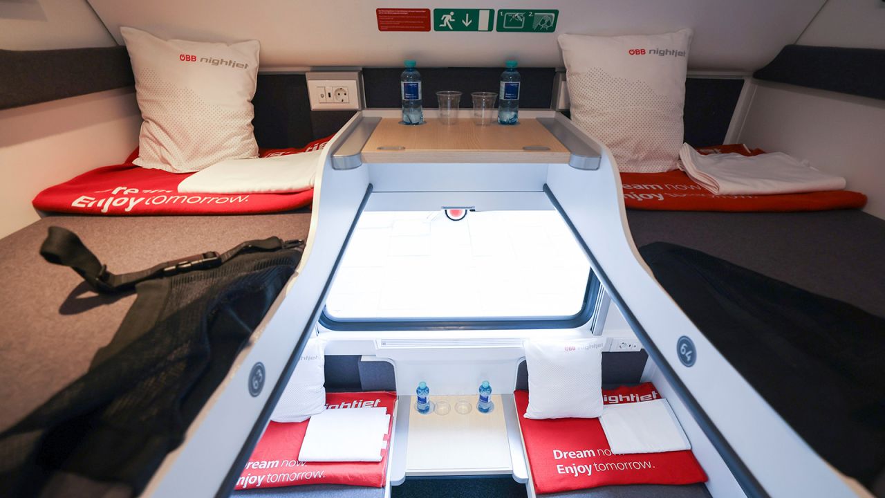 A compartment in Nightjet's new modernized couchette car comfort.
