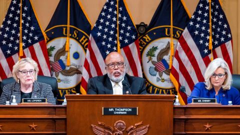 Os membros do Comitê Seleto da Câmara realizam sua última audiência pública em 19 de dezembro de 2022, quando o presidente Rep.  Benny Thompson (D-MS) fala