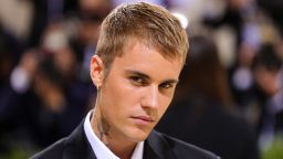 NEW YORK, NEW YORK - SEPTEMBER 13: Justin Bieber attends The 2021 Met Gala Celebrating In America: A Lexicon Of Fashion at Metropolitan Museum of Art on September 13, 2021 in New York City. (Photo by Theo Wargo/Getty Images)