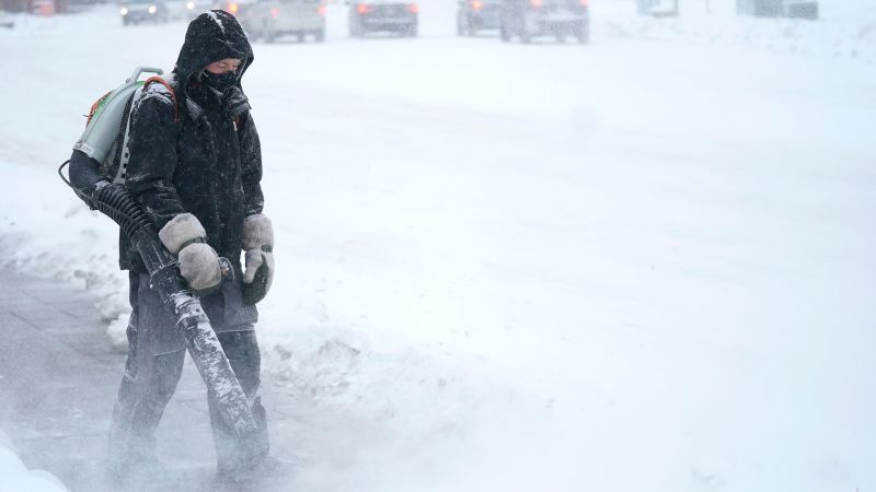 Bradley Cooper arrives in Buffalo, just ahead of winter storm