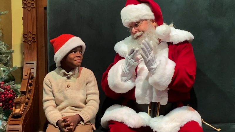 Meet the signing Santa who makes Christmas special for deaf children | CNN
