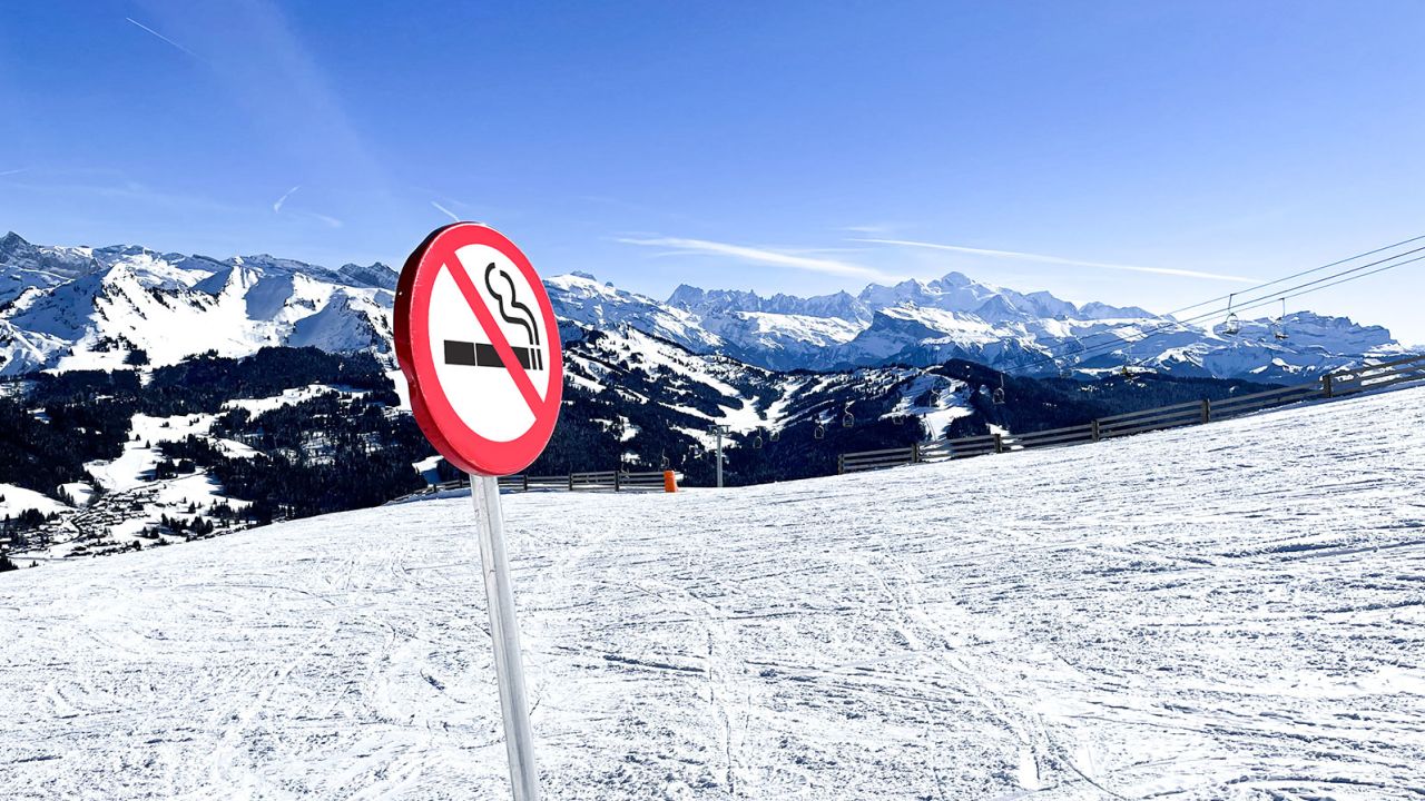 les gets ski resort smoking