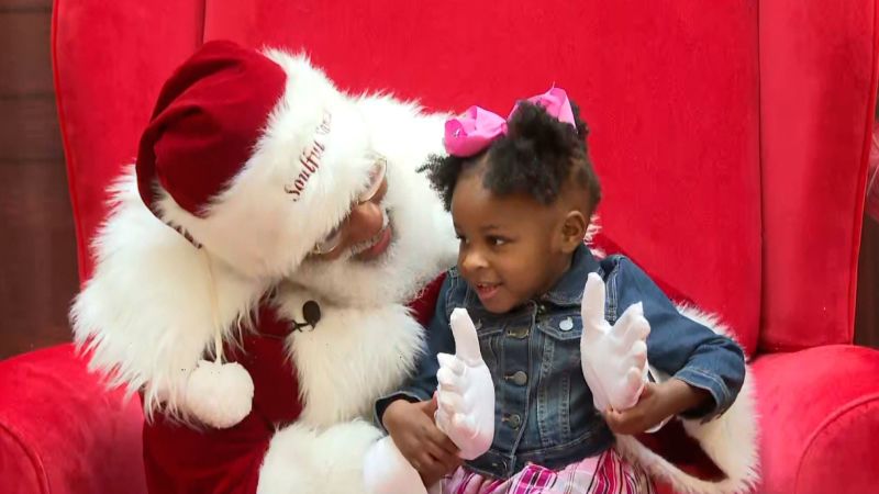 Video: Meet the Santas that bring diversity to Christmas | CNN
