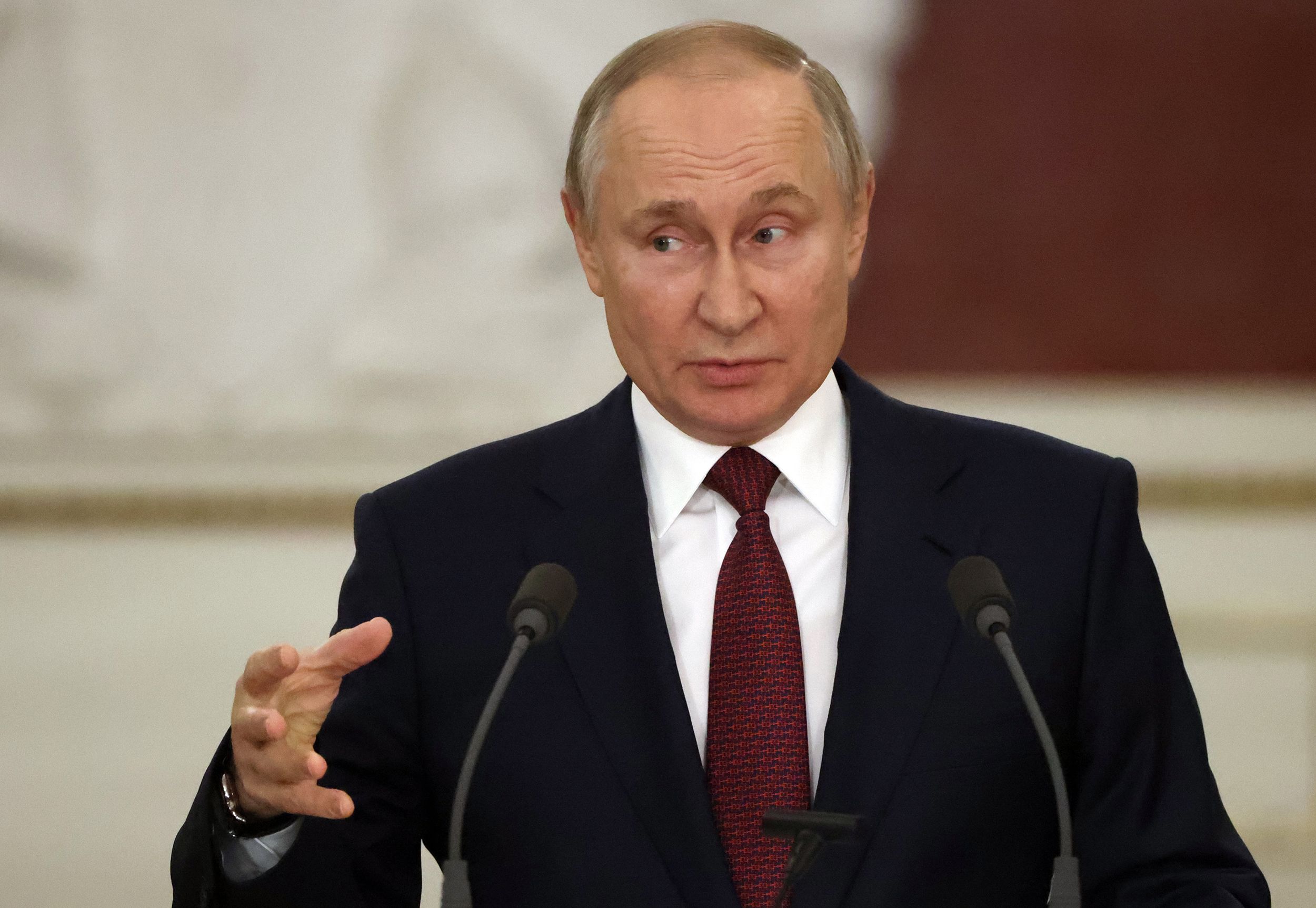 Putin Takes a Swipe at the U.S., Comments on Israel-Hamas Ceasefire